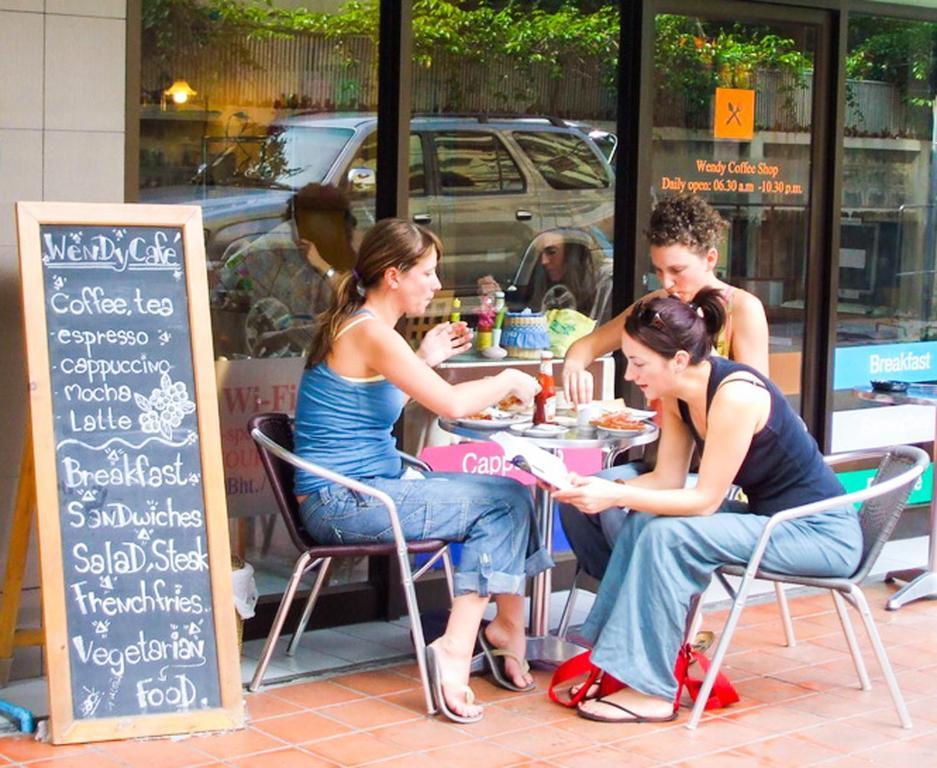 Wendy House Hotel Bangkok Exterior photo